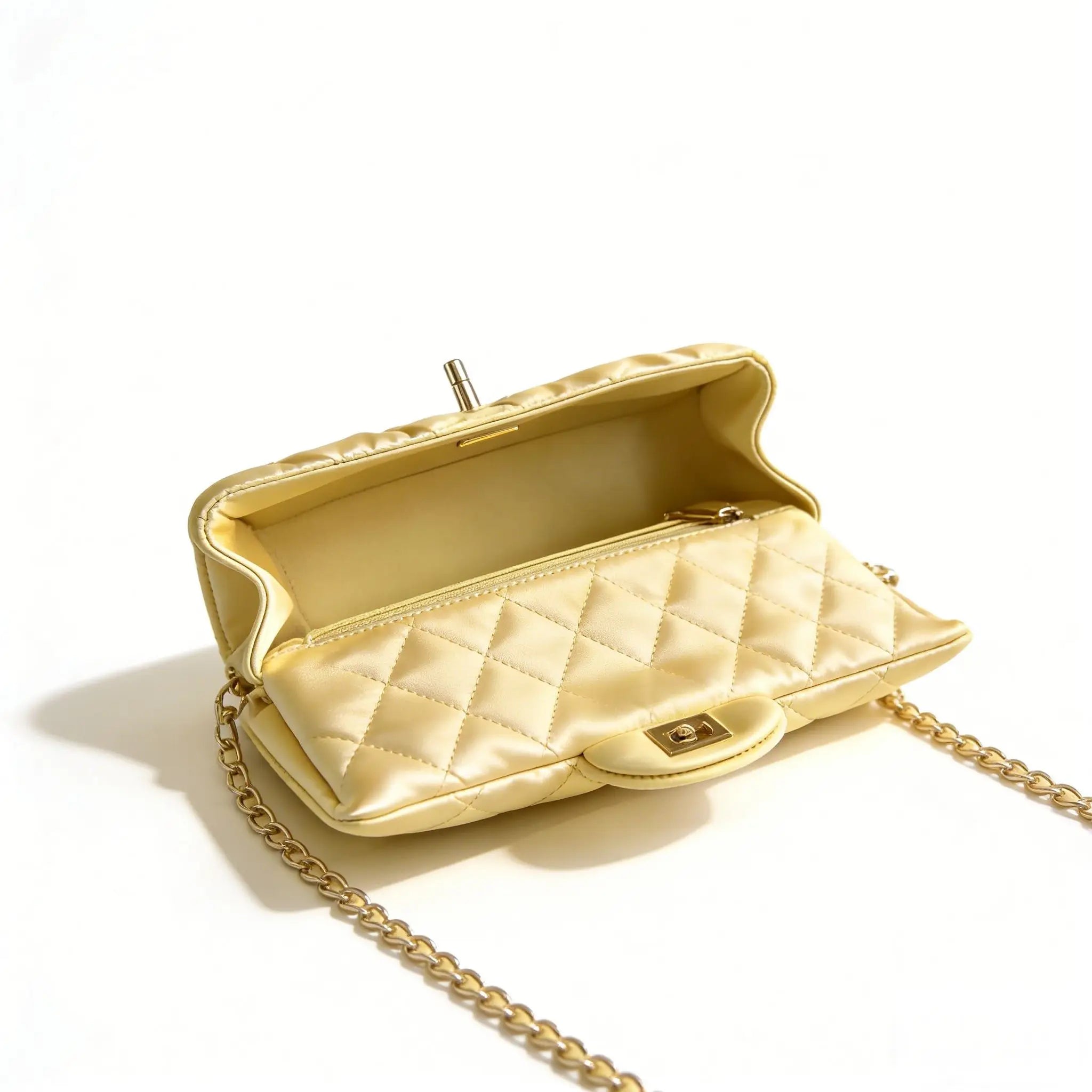 Bolso Quilted Flap de Lujo