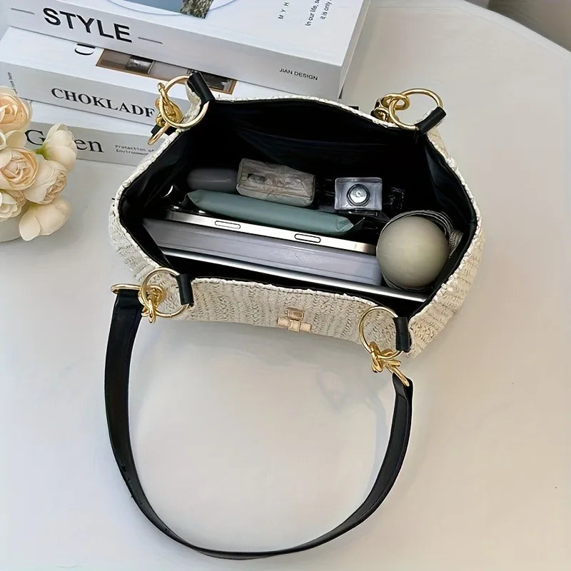 Bolso de Paja Trenzada con Detalles en Cuero
